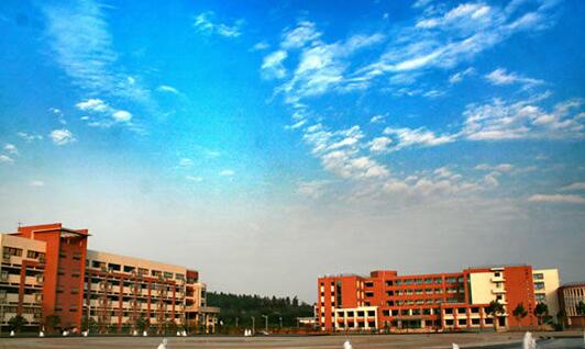 武汉纺织大学校园风光